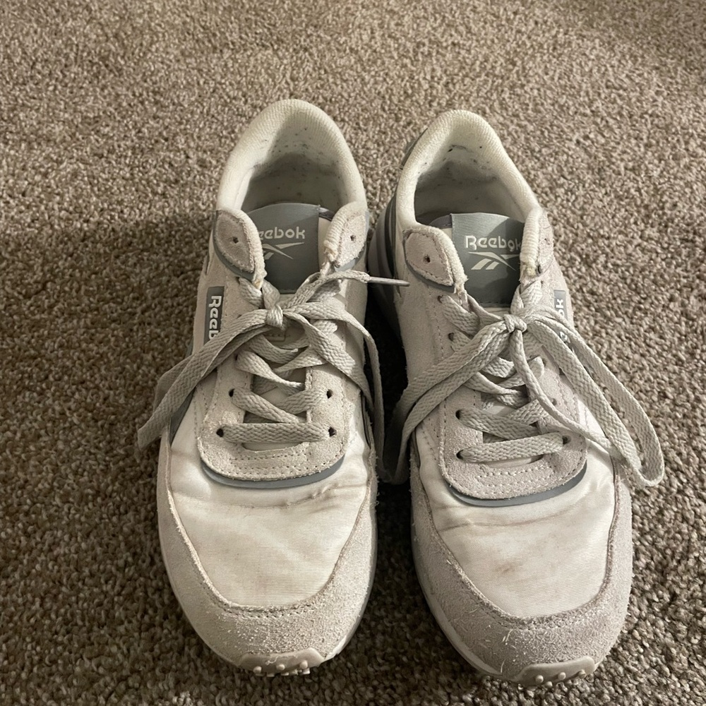 Reebok white/gray shoes